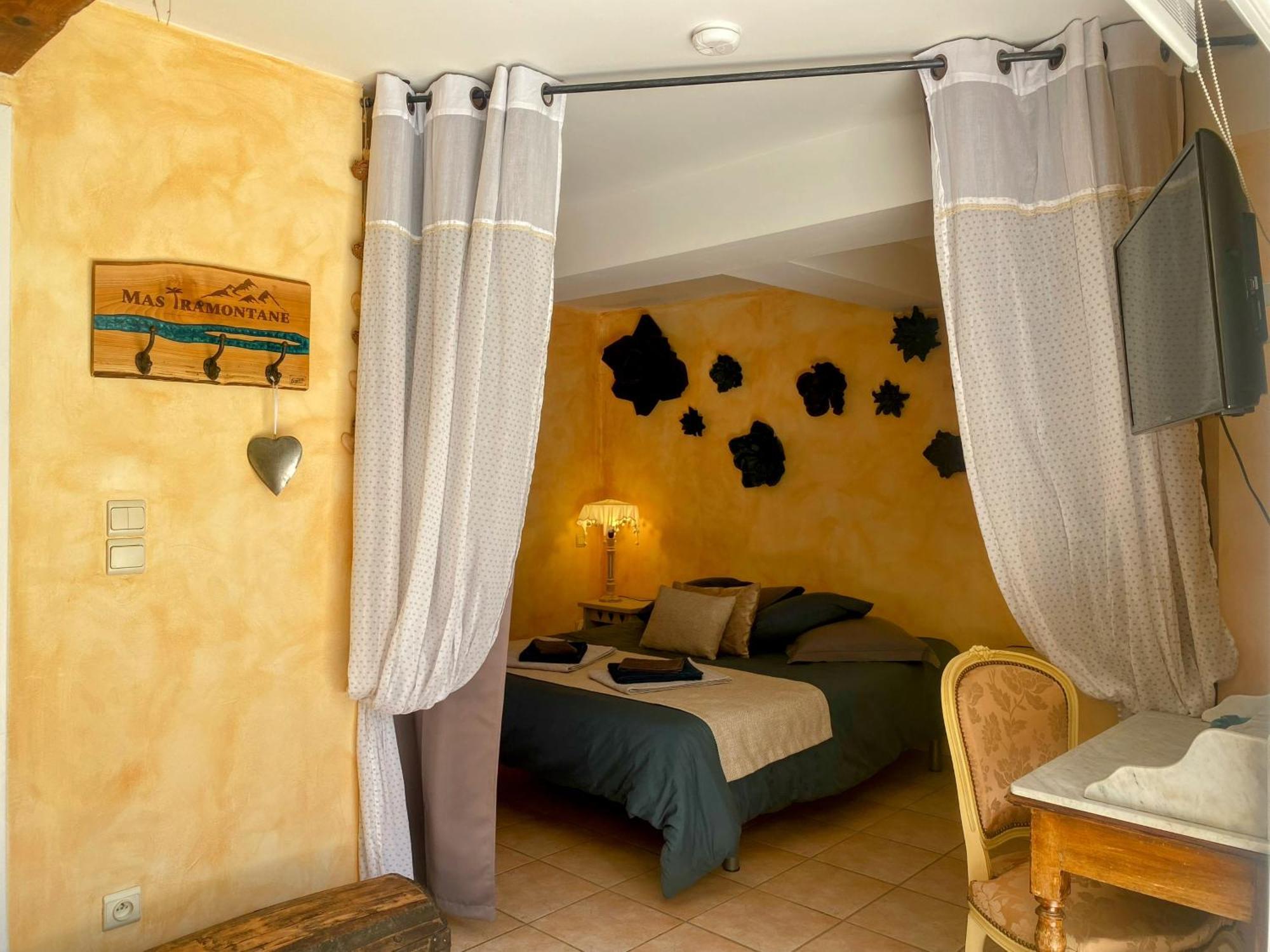 "Mas Tramontane "Chambres D'Hotes Et Studio Avec Piscine Dans Parc Arbore Ille-sur-Tet Luaran gambar